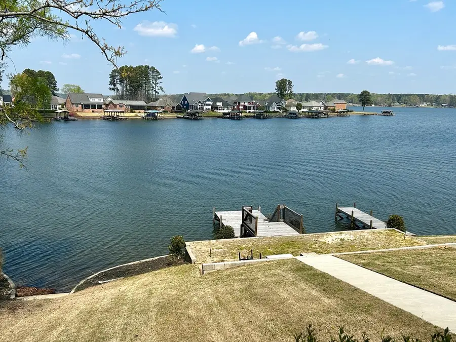 1109 E Calhoun Rd, Greenwood, SC 29649 - #3