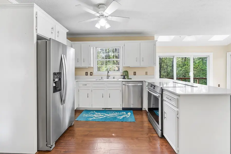 360 Plantation Dr, Greenwood, SC 29649 - #3