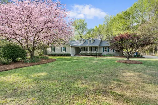 105 Decker Dr, Greenwood, SC 29646