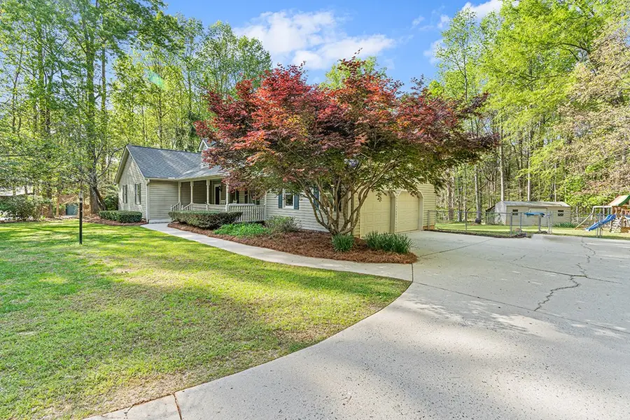 105 Decker Dr, Greenwood, SC 29646 - #3