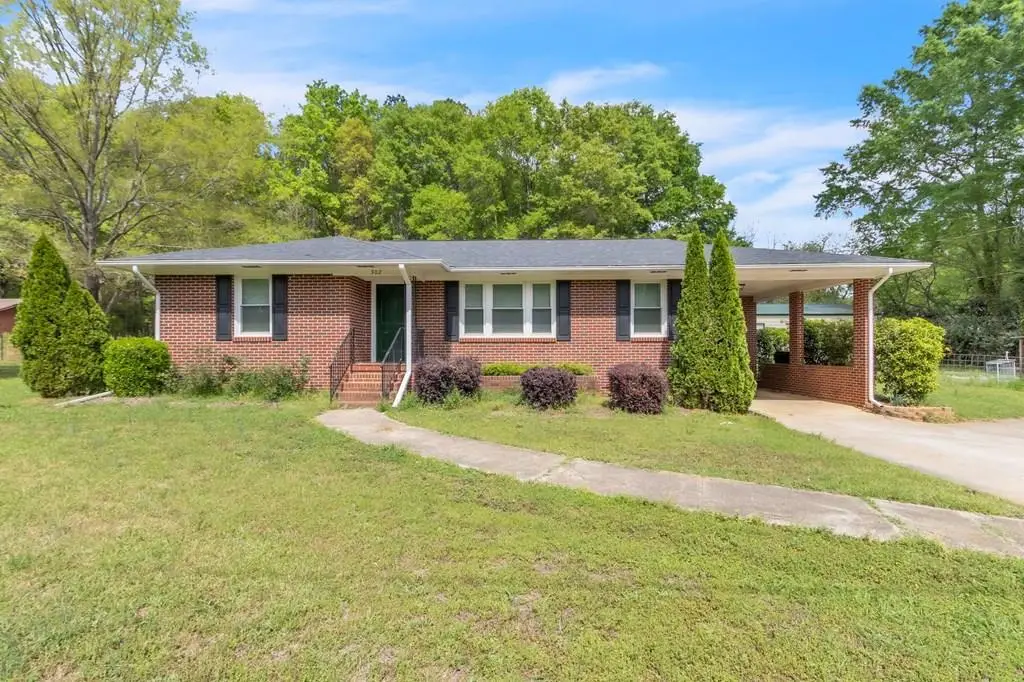 302 Mcgowan Ave, Abbeville, SC 29620 - #1