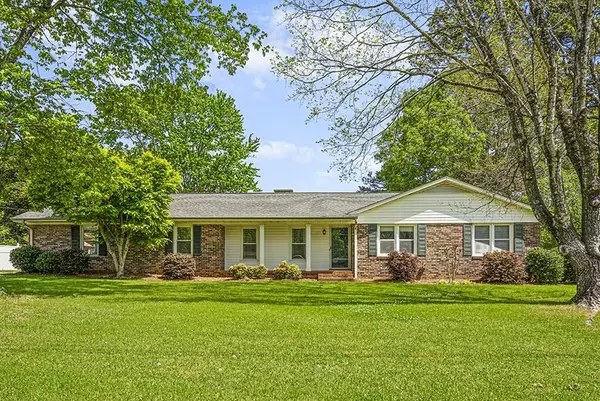 106 Northampton Ct, Greenwood, SC 29649