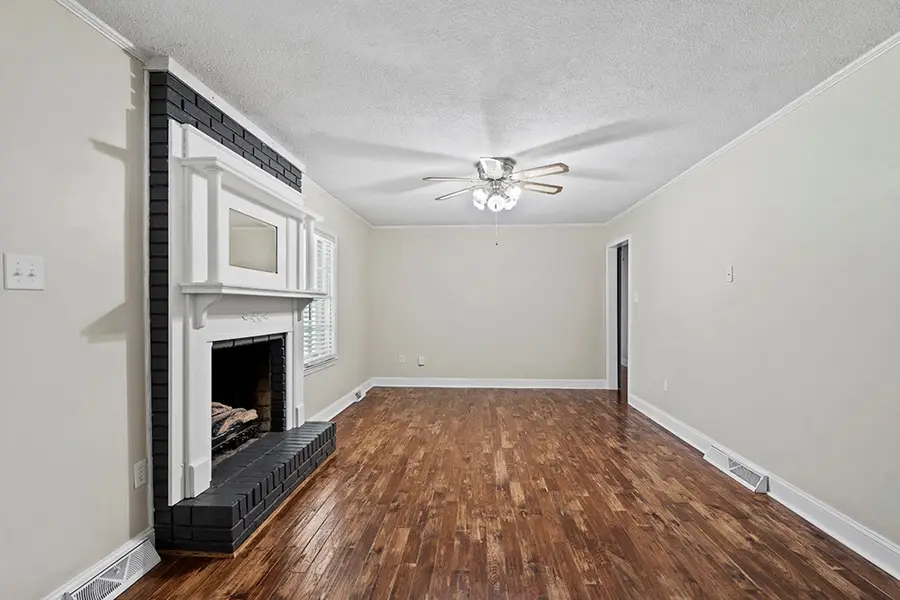 106 Northampton Ct, Greenwood, SC 29649 - #2