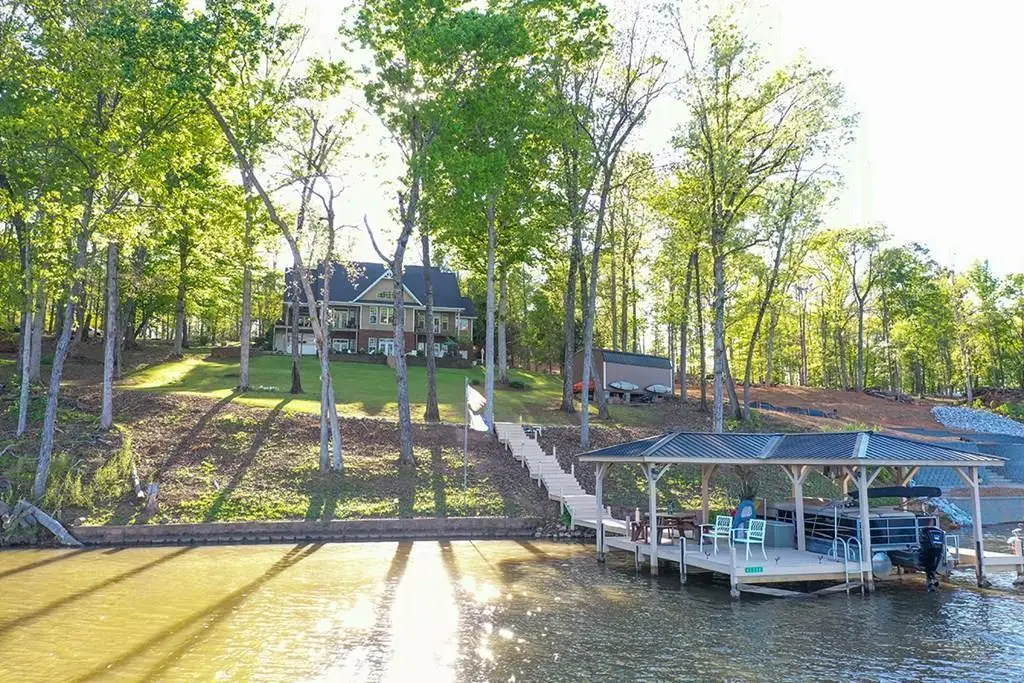 425 Terrapin Pointe Rd, Hodges, SC 29653 - #1