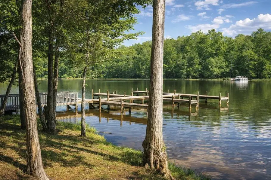 237 Terrapin Pointe Rd, Greenwood, SC 29649 - #3