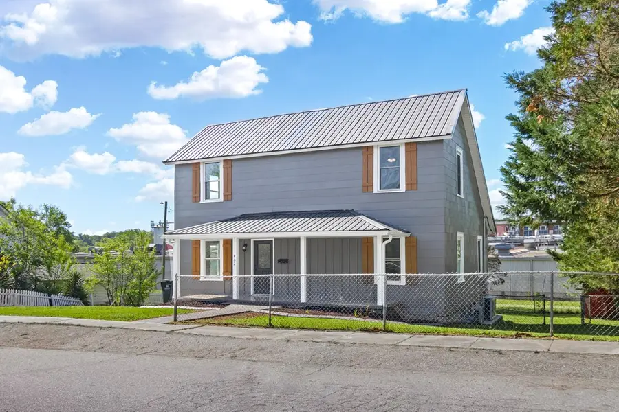 402 Maple Street, Abbeville, SC 29620 - #3