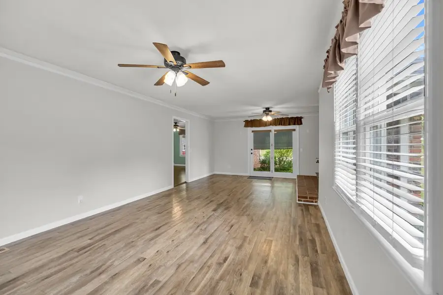 137 Avondale Rd, Greenwood, SC 29469 - #2