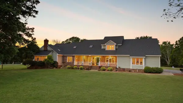 212 Hammond Rd, Greenwood, SC 29649