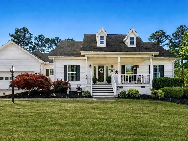 317 Green Oaks Rd, Greenwood, SC 29649
