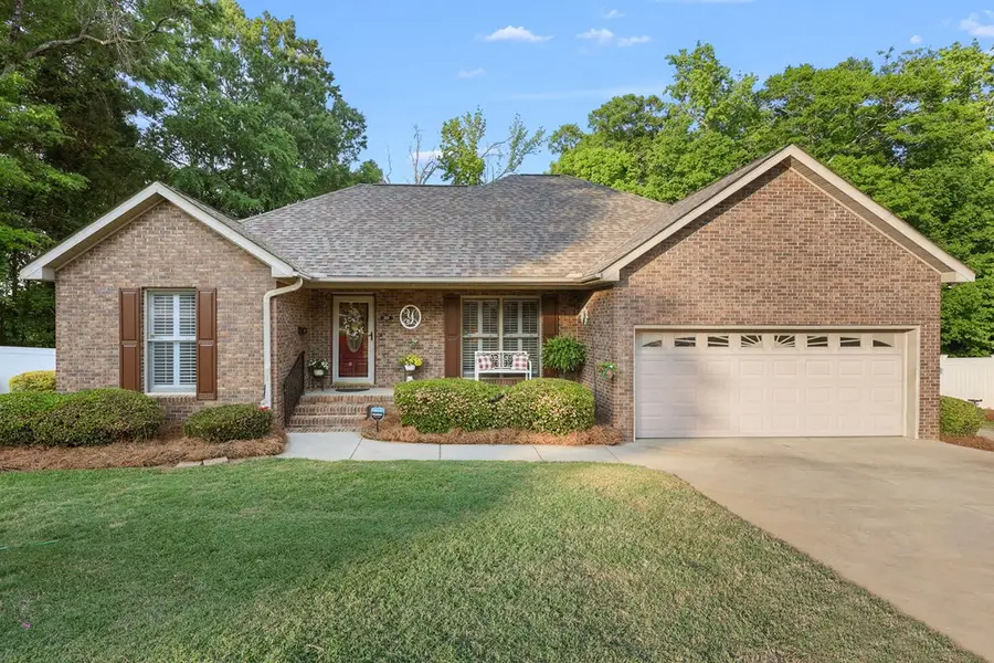 301 Byrnes Ave, Abbeville, SC 29620 - #3