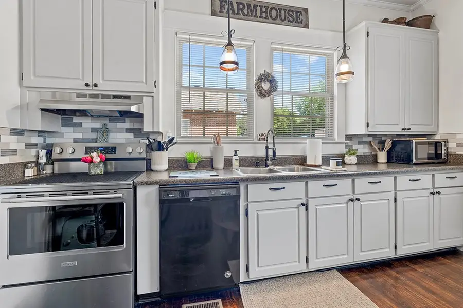 121 Sherard Ave, Ninety Six, SC 29666 - #3