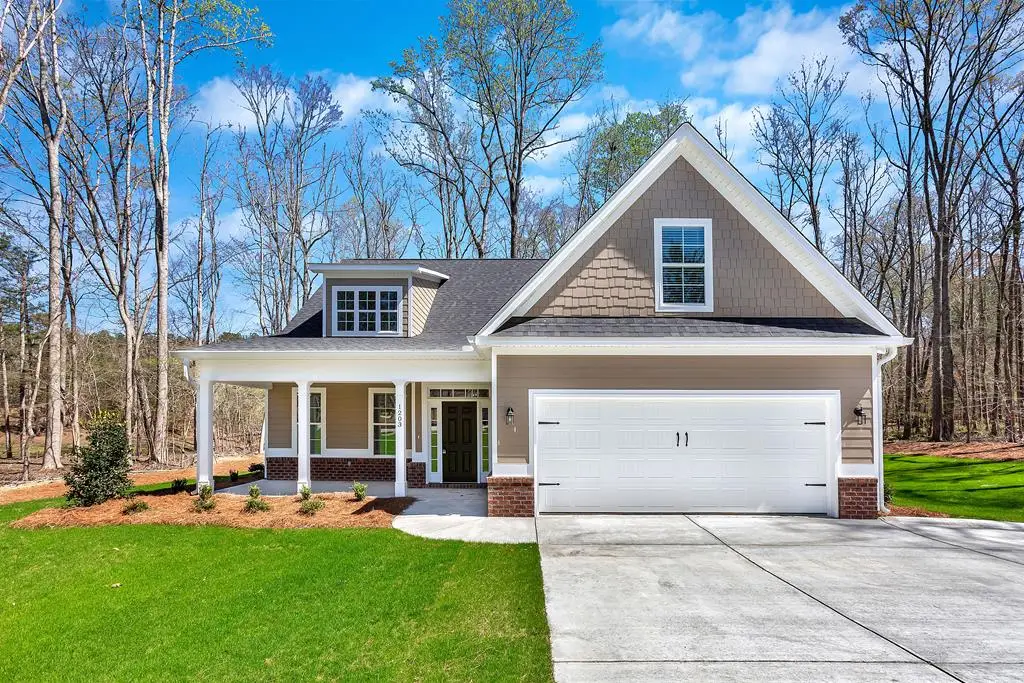 546 Oakmonte Cir., Greenwood, SC 29649 - #1