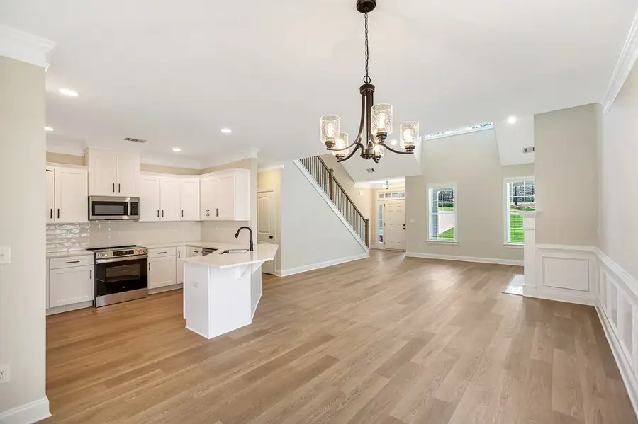546 Oakmonte Cir., Greenwood, SC 29649 - #3