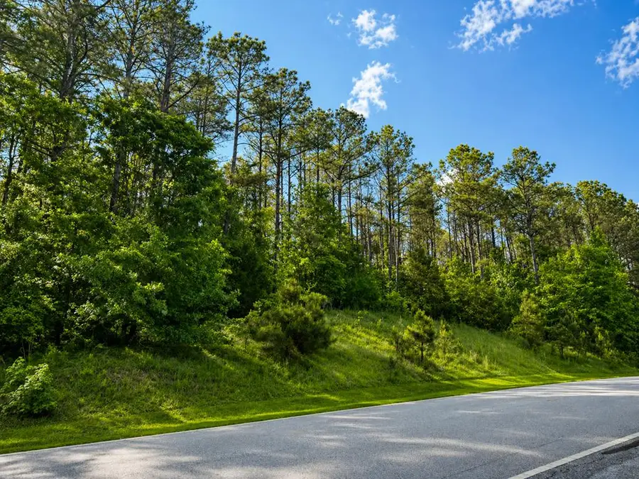 729 Eagles Harbor Dr, Hodges, SC 29653 - #3