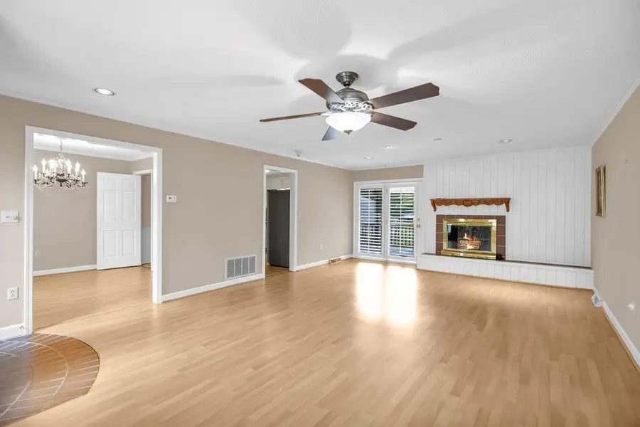 1527 Pinehaven St. Ext., Laurens, SC 29360 - #3