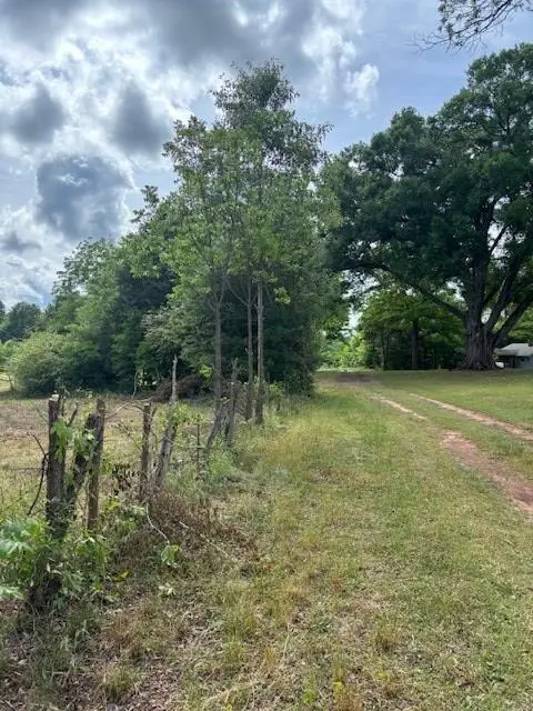 123 Hughes Rd, Greenwood, SC 29649 - #2