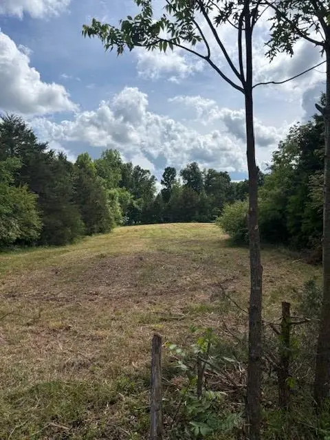 123 Hughes Rd, Greenwood, SC 29649 - #3