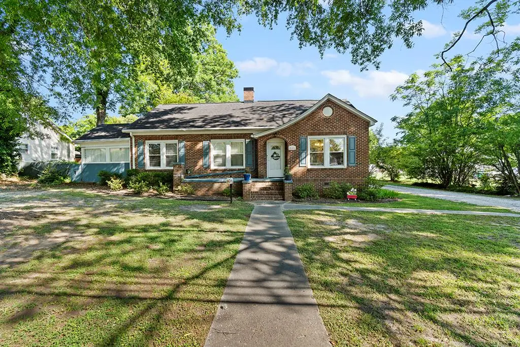 206 Laurel Ave., E, Greenwood, SC 29646 - #1