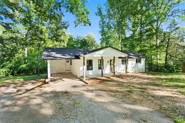 407 Beechwood Circle, Greenwood, SC 29646