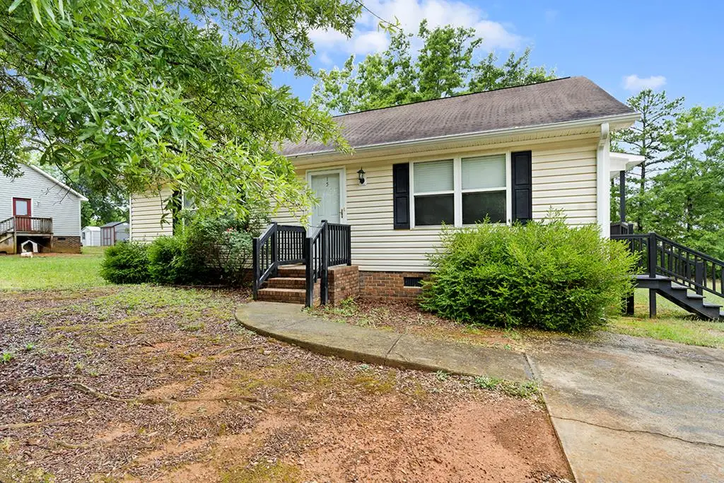 15 Saluda Street, Honea Path, SC 29654 - #1