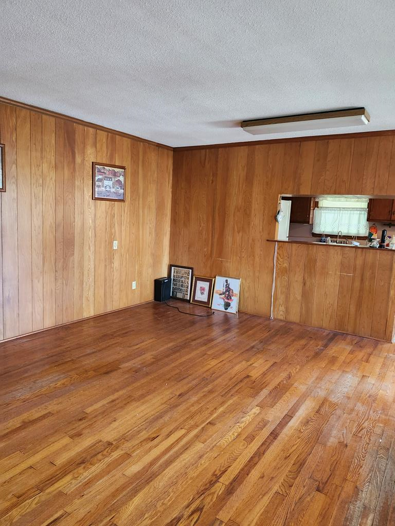 102 S Dargan Av, Greenwood, SC 29646 - #3