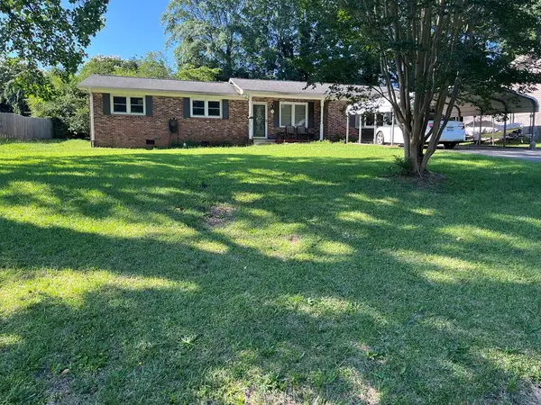 424 Sherwood Dr., Seneca, SC 29678