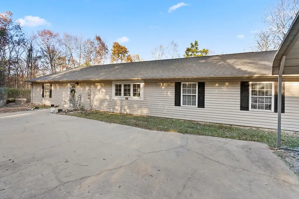 374 Driftwood Rd, Cross Hill, SC 29332 - #1
