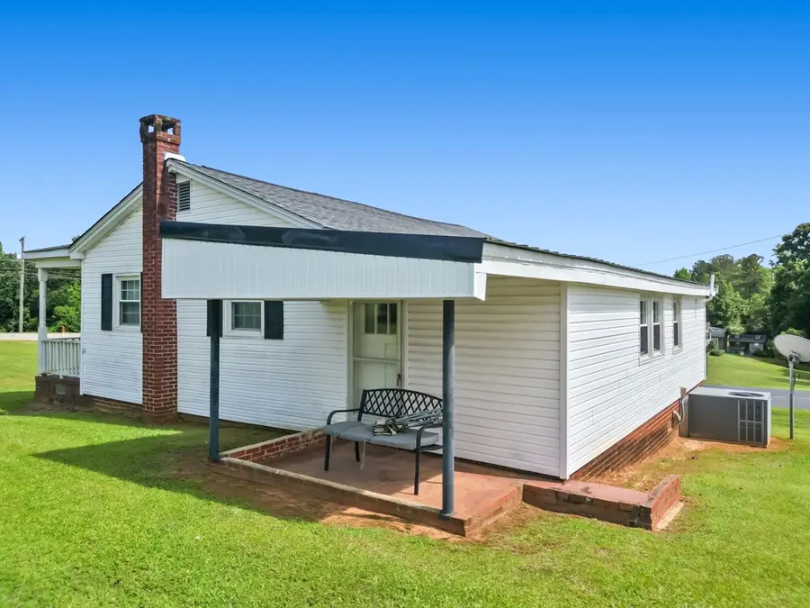 6217 N Highway 25, Hodges, SC 29653 - #2