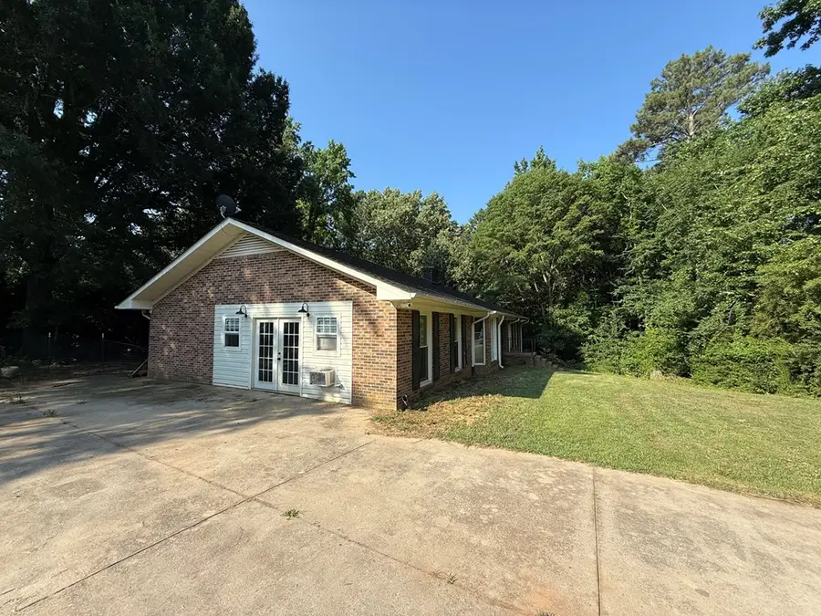 442 Hill Rd, Abbeville, SC 29620 - #2