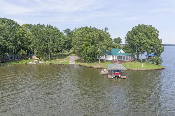 50 Jay Bird Ln, Cross Hill, SC 29332