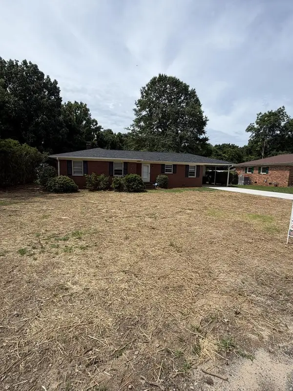 109 Westgate Dr, Greenwood, SC 29646
