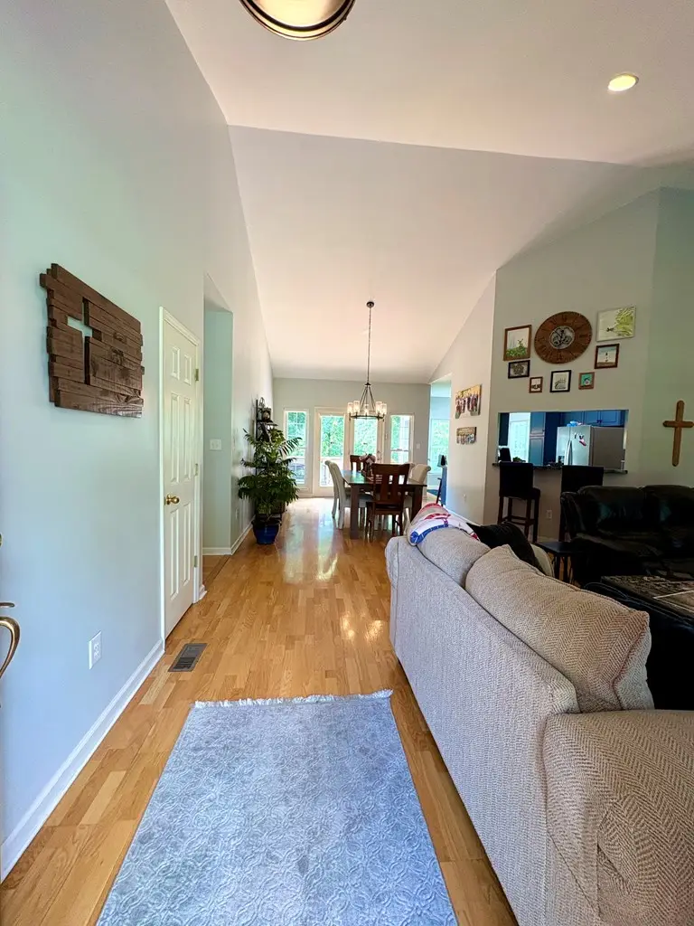 124 Colonial Drive, Greenwood, SC 29649 - #2