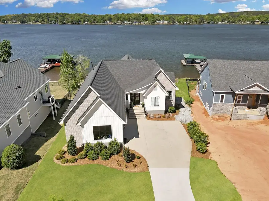215 Kayak Pt, Greenwood, SC 29649 - #2