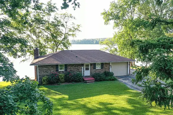 116 Bluff Rd, Greenwood, SC 29649