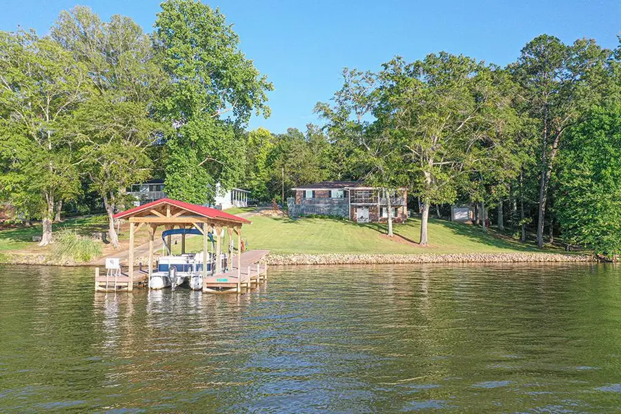 116 Bluff Rd, Greenwood, SC 29649 - #2