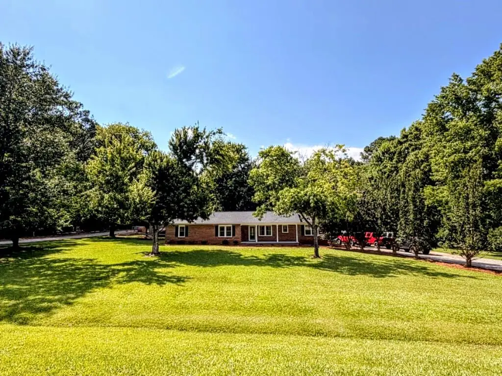 3258 W Highway 72, Clinton, SC 29325 - #1
