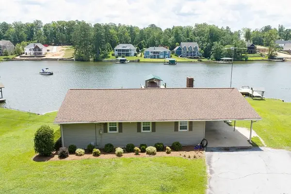 206 Larry Dr, Greenwood, SC 29649