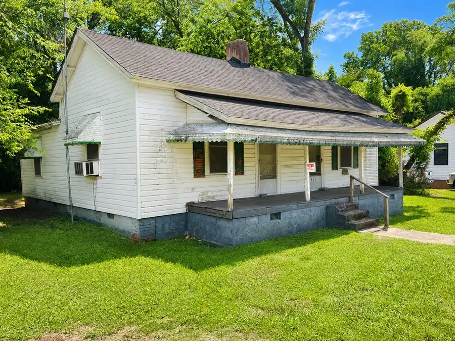 933 Anderson St, Calhoun Falls, SC 29628 - #2