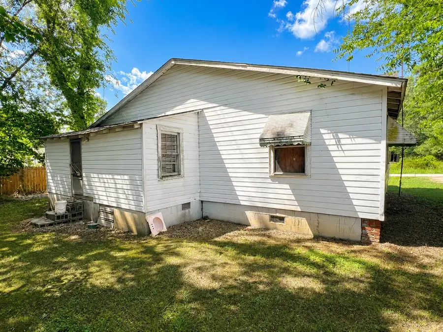 933 Anderson St, Calhoun Falls, SC 29628 - #3