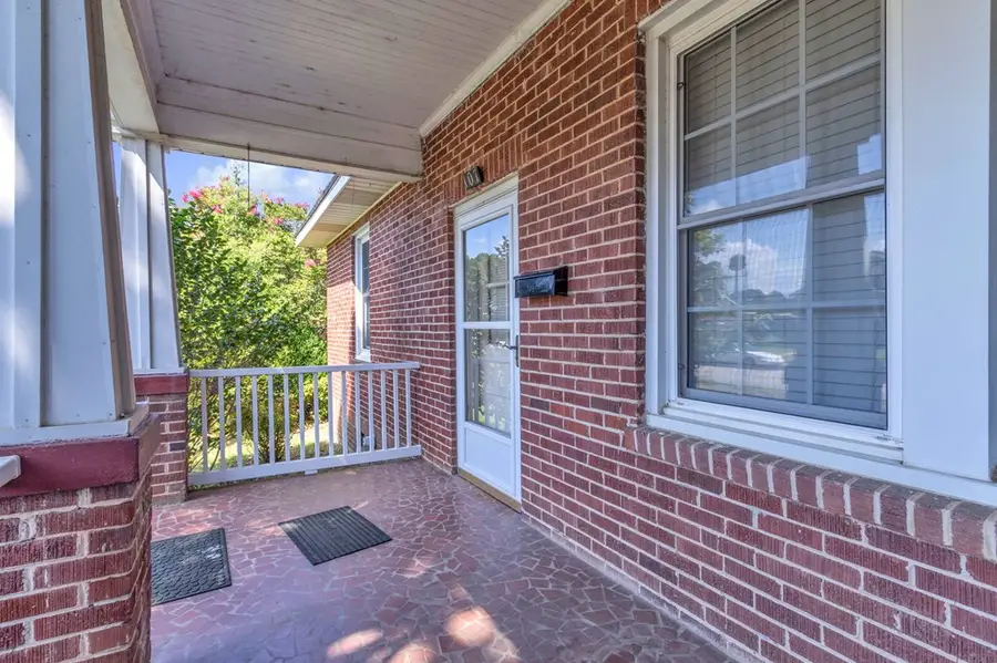 107 Biltmore St, Greenwood, SC 29646 - #2