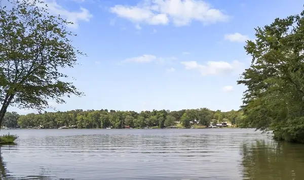 974 Eagles Harbor Dr, Hodges, SC 29653