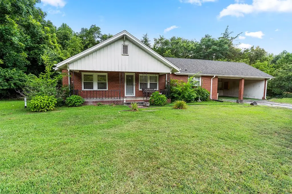 1228 S Main St, Abbeville, SC 29620 - #1
