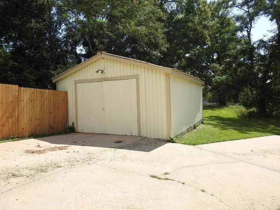 729 Darlington Street, Calhoun Falls, SC 29628 - #2