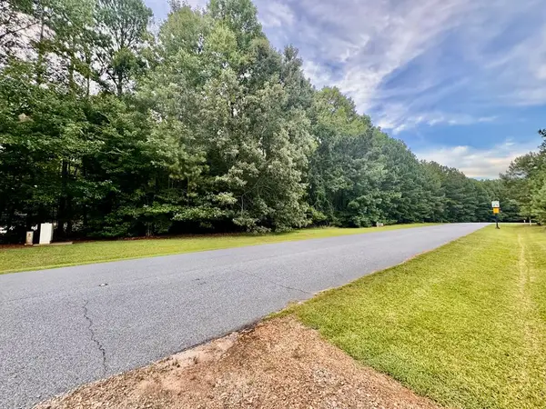 201 Harborside Dr, Greenwood, SC 29649