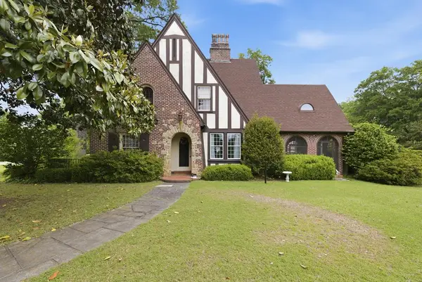 511 E Cambridge Ave, Greenwood, SC 29646