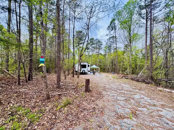 616 Lake Forest Dr, Abbeville, SC 29620