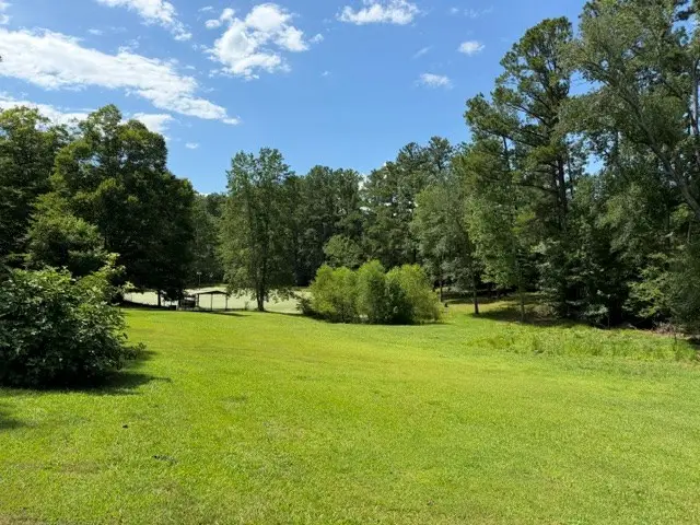 1528 W Alexander Rd, Greenwood, SC 29646 - #2