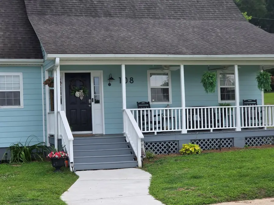 108 Lakeshore Dr., Greenwood, SC 29649 - #3