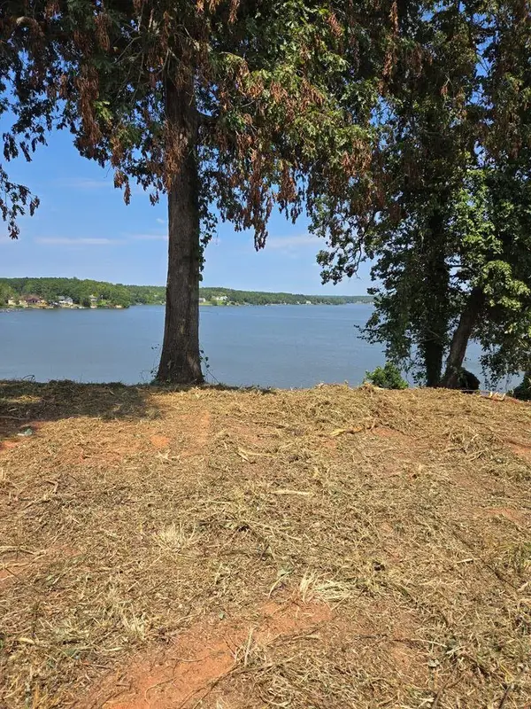 210 Bluff Rd, Greenwood, SC 29649
