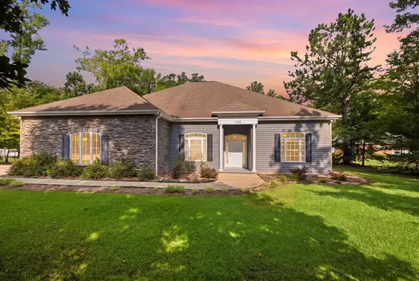 1204 Hunters Creek Blvd, Greenwood, SC 29649